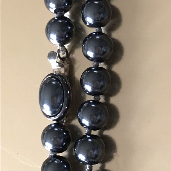 Vintage Talbots Gray Pearl Bead Necklace - Picture 6 of 6